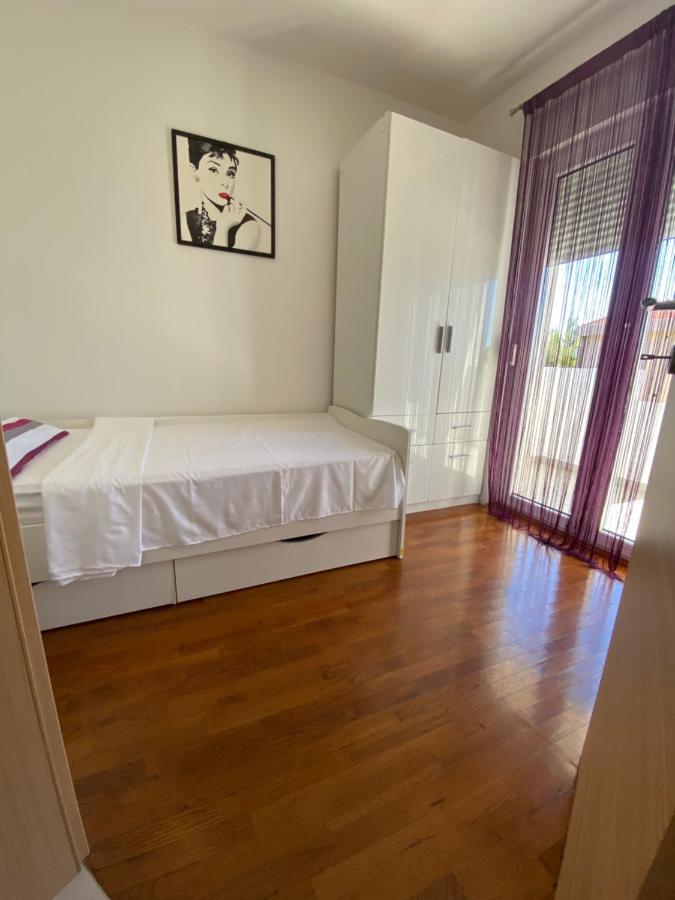 Apartamento Apartman Mila Kaštela Exterior foto