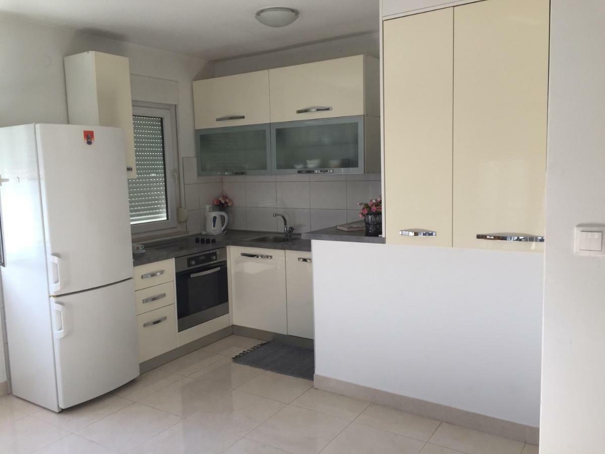 Apartamento Apartman Mila Kaštela Exterior foto