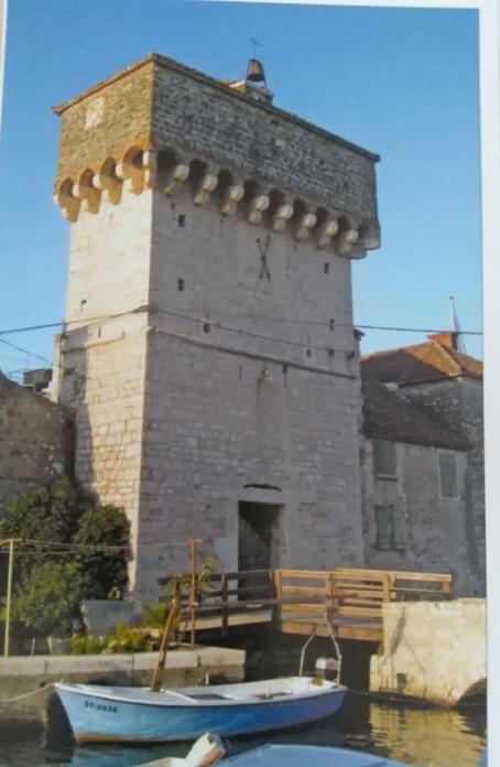 Apartamento Apartman Mila Kaštela Exterior foto