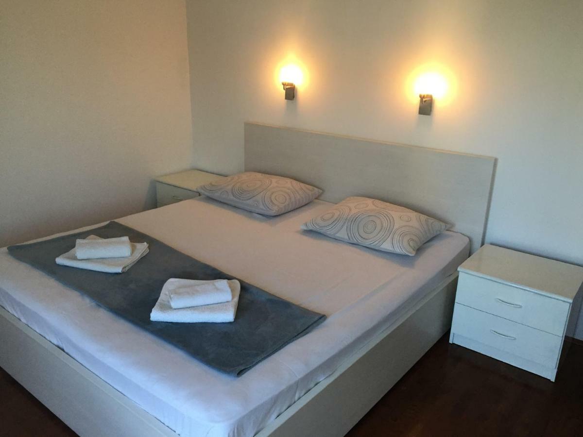 Apartamento Apartman Mila Kaštela Exterior foto