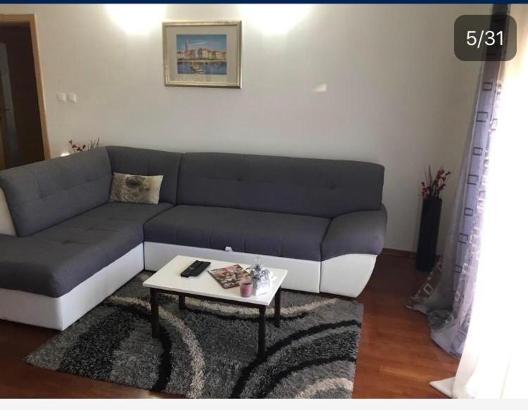 Apartamento Apartman Mila Kaštela Exterior foto